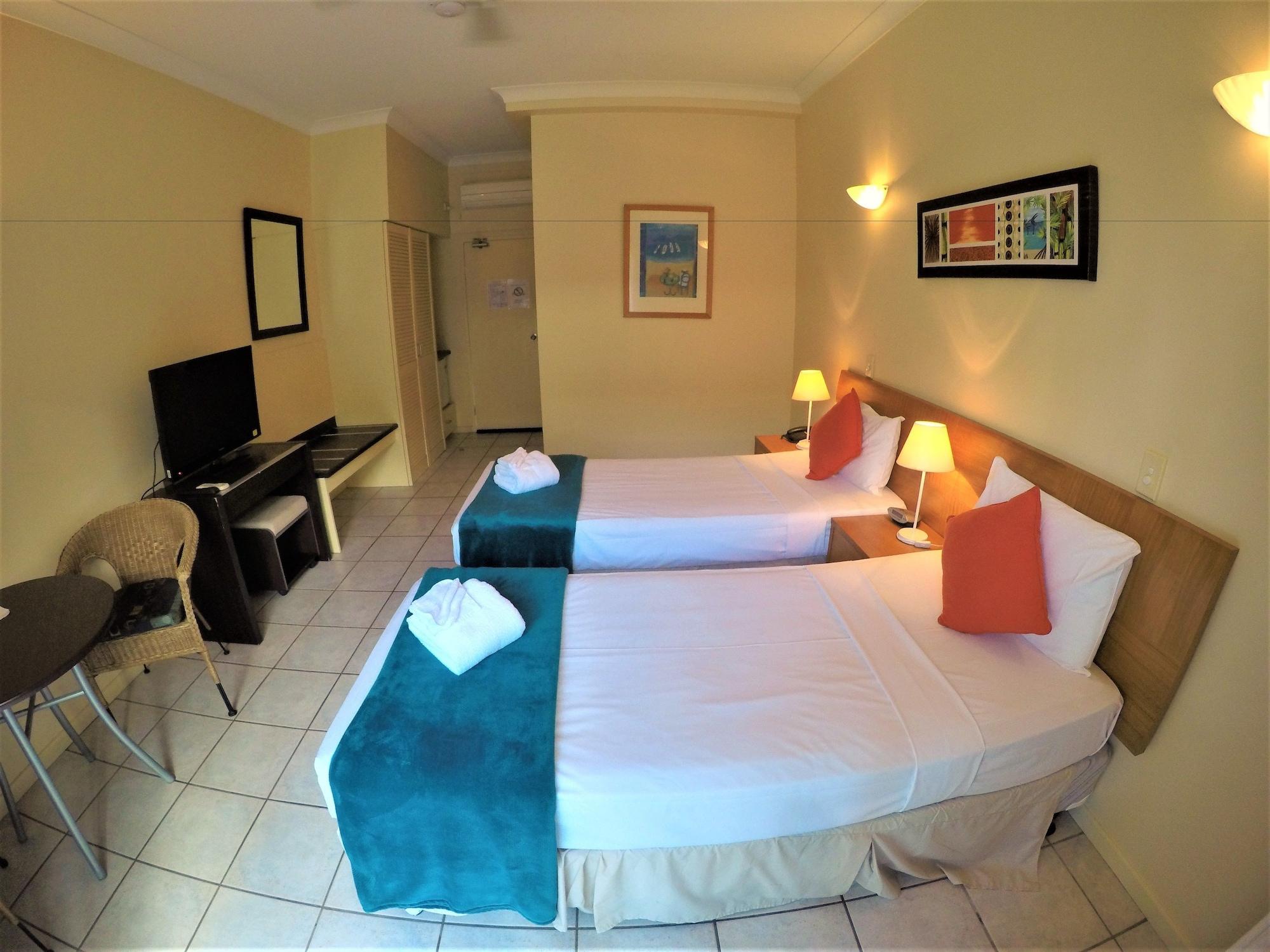 Crystal Garden Resort & Restaurant Кэрнс Экстерьер фото