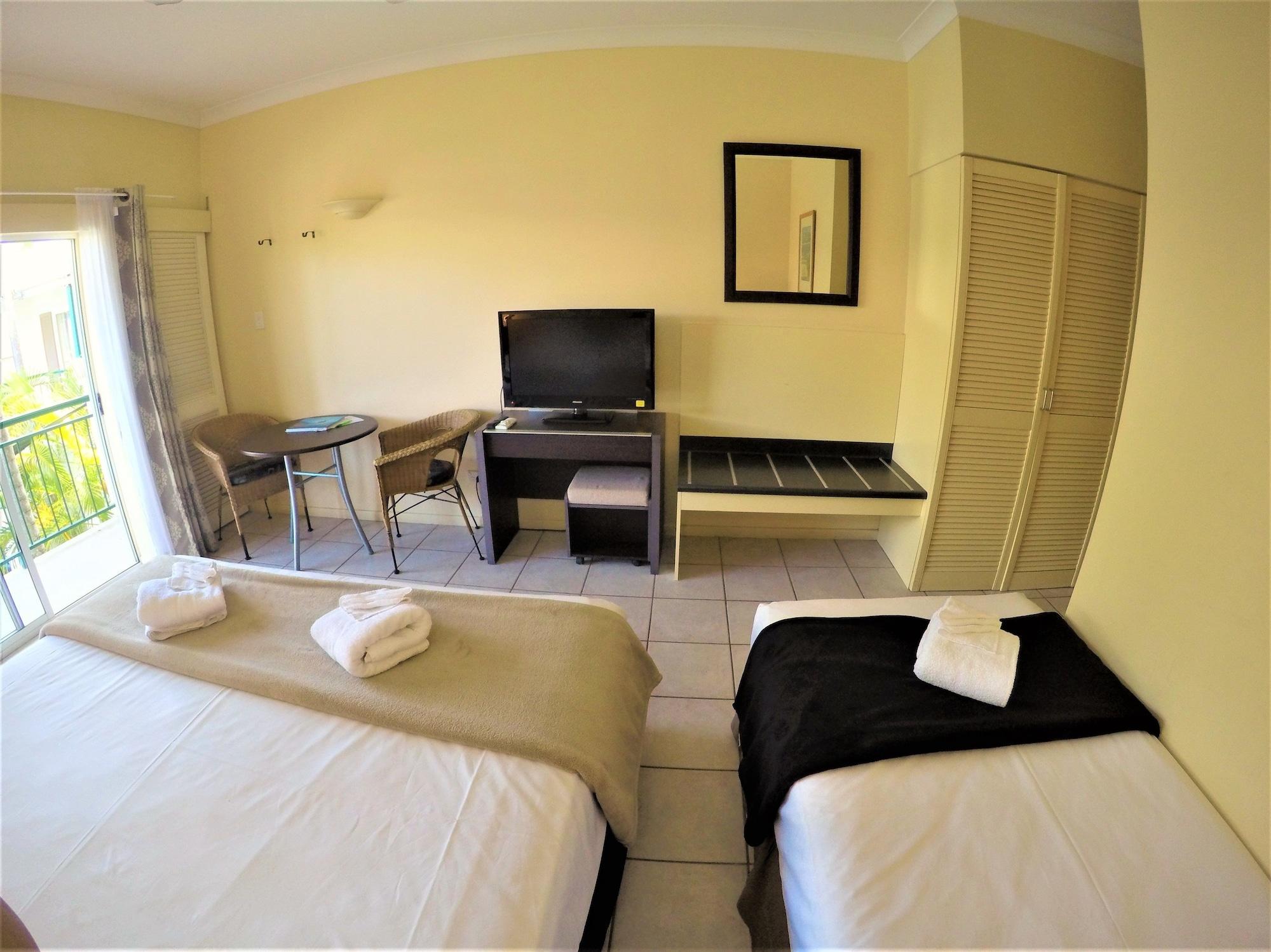 Crystal Garden Resort & Restaurant Кэрнс Экстерьер фото
