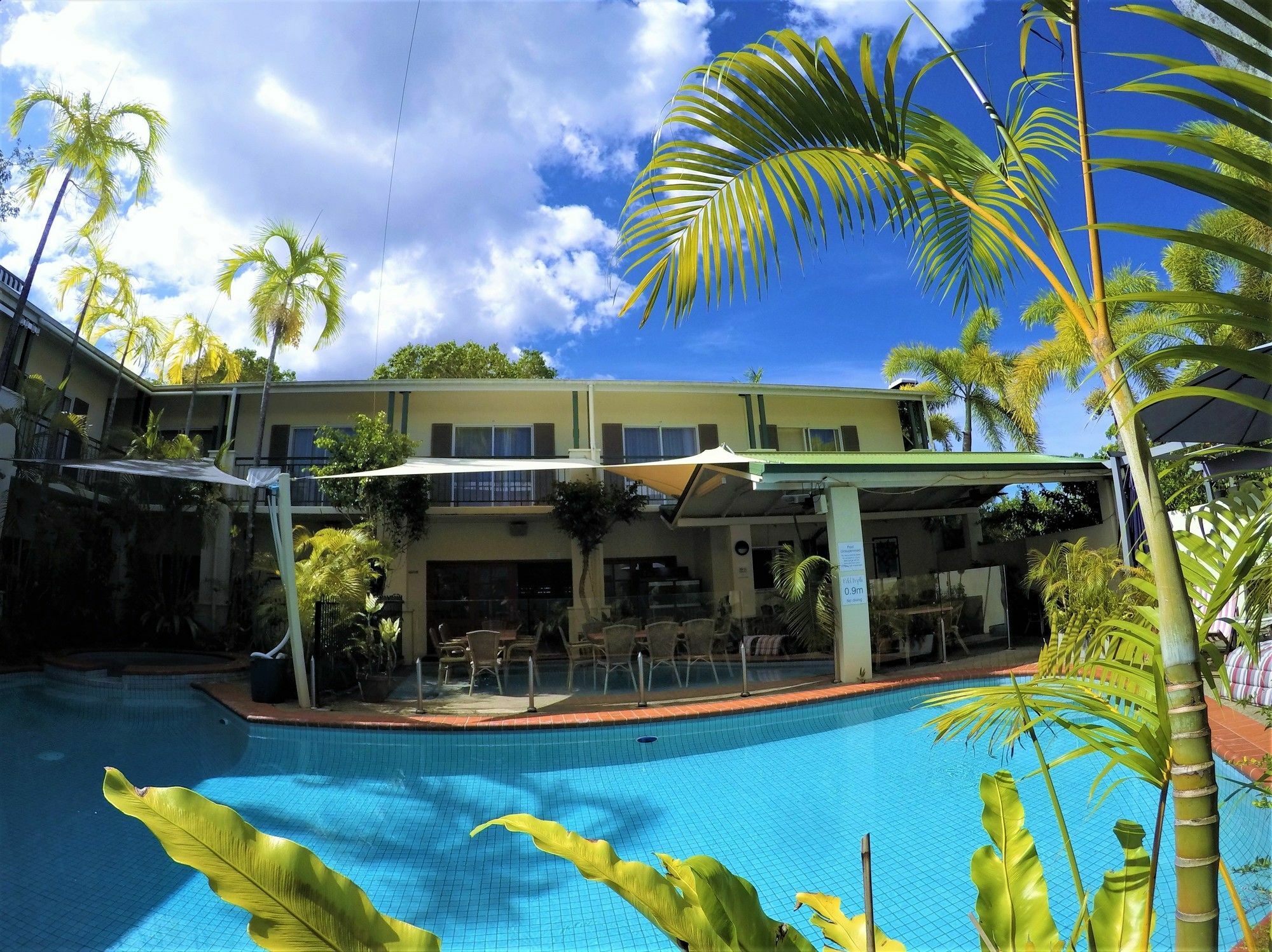 Crystal Garden Resort & Restaurant Кэрнс Экстерьер фото